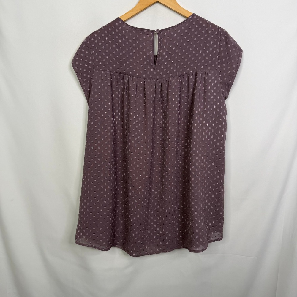 Les Serein Landon Short Sleeve Crew Neck Blouse Light Purple Swiss Dot 1X NEW - Picture 6 of 9